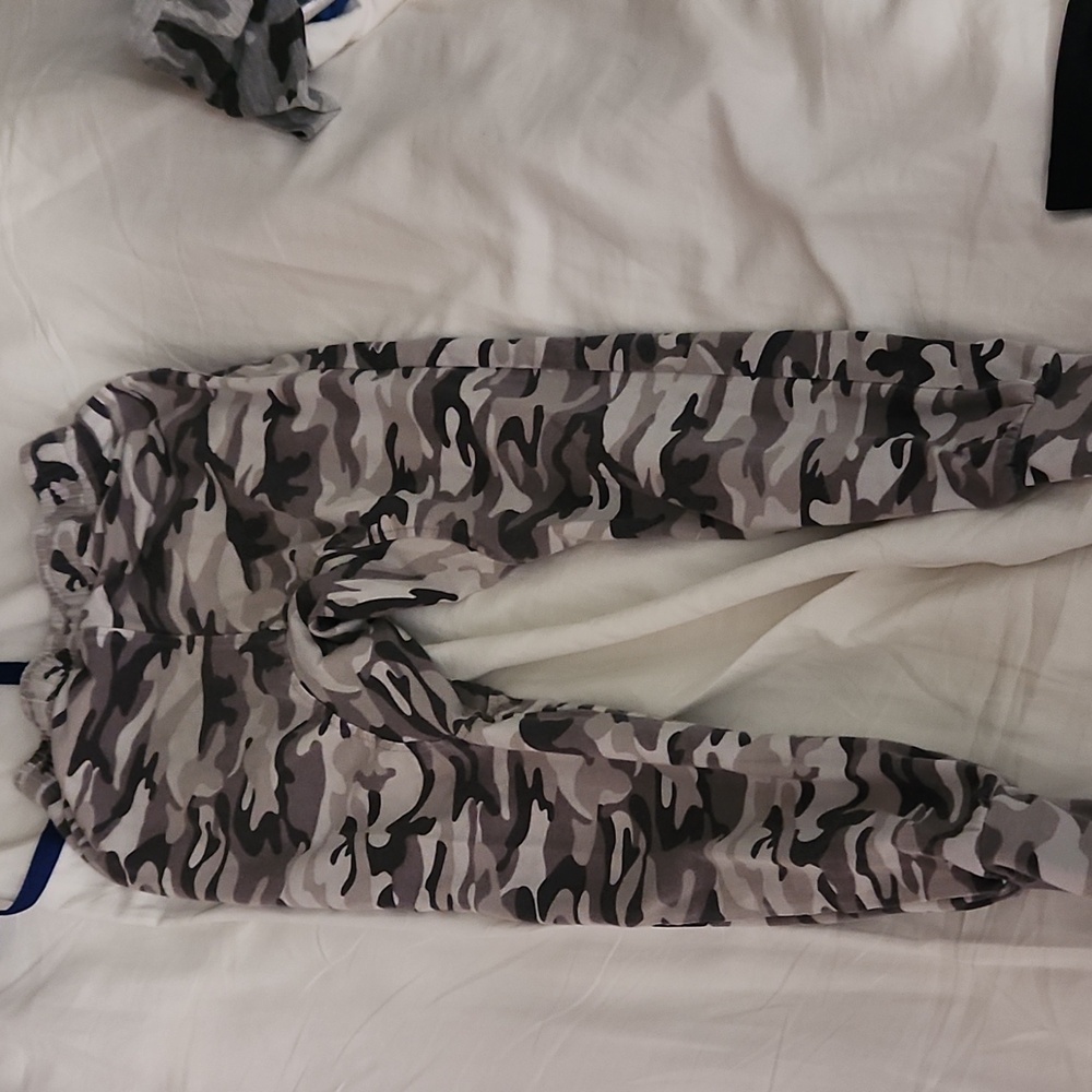 Jogging pants - Picture 2 of 2